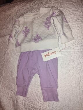 Cat & Jack White Floral Quilted Top with Lavender Pants